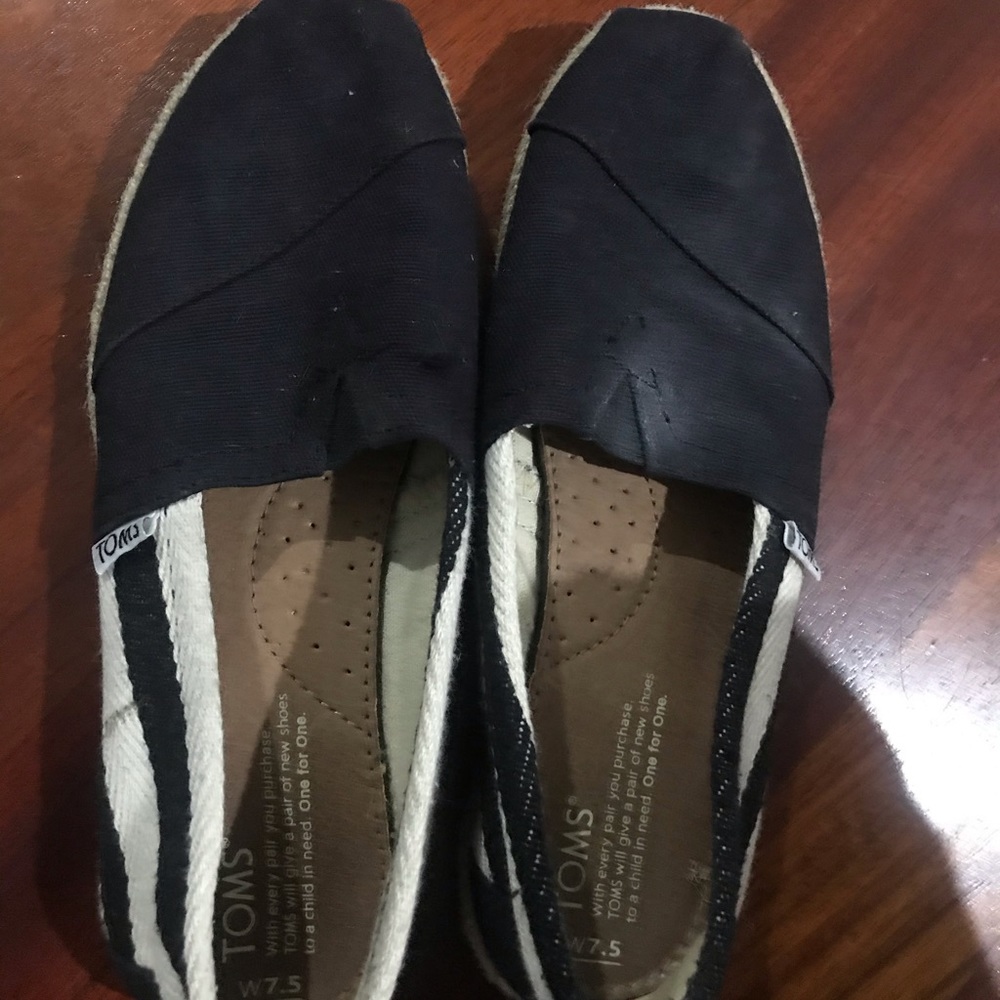 Toms shoes size 7.5